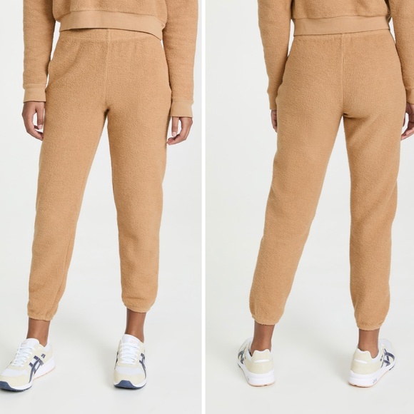 Monrow Teddy Fleece Slouchy Sweatpants in Latte color jogger sweat - Picture 4 of 12